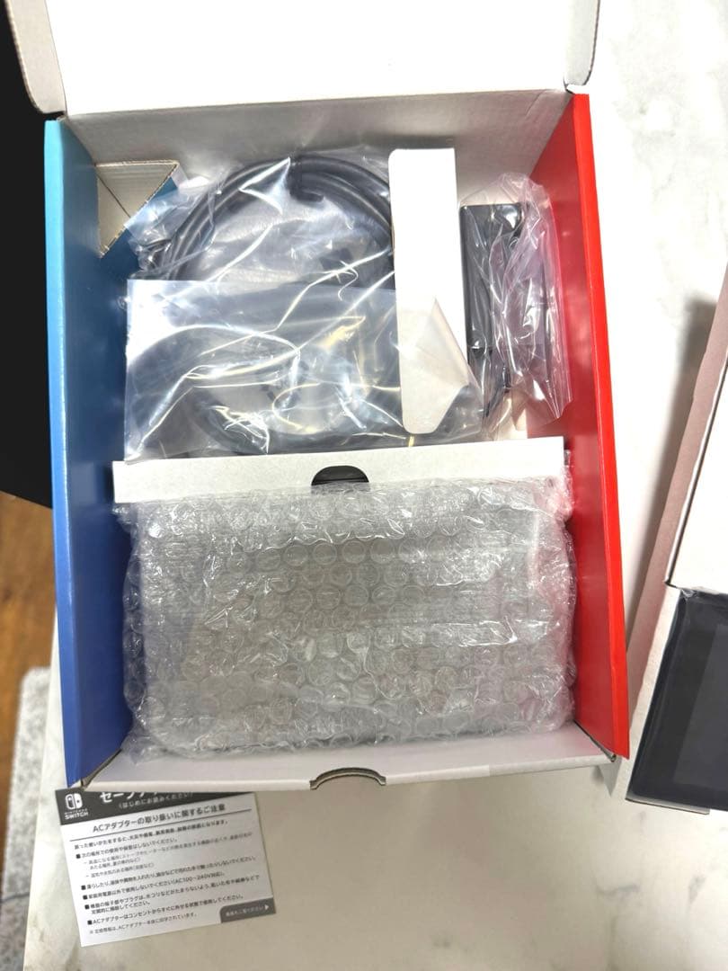 Nintendo Switch 本体　ほぼ未使用、付属品完品