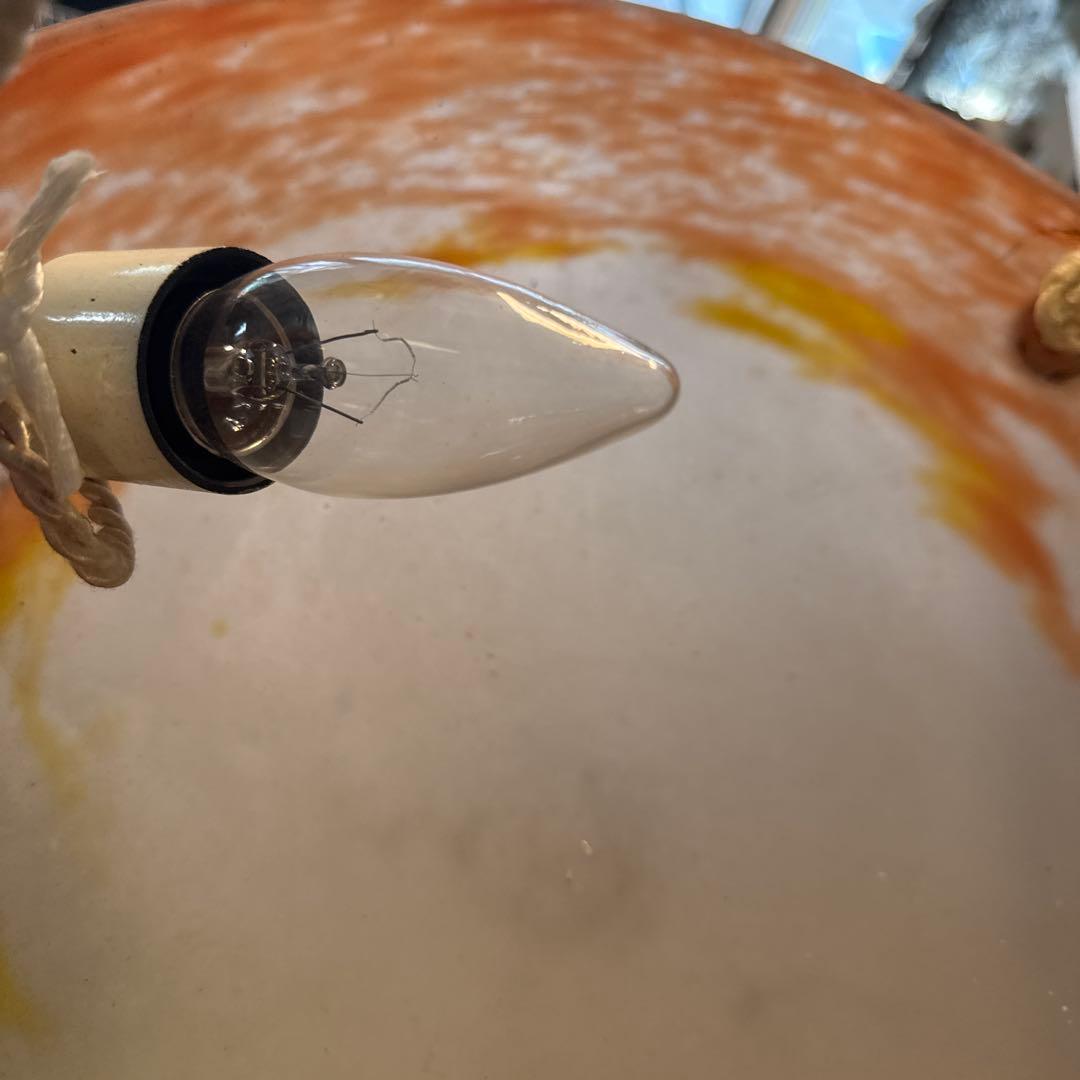 オレンジとホワイトのガラスシャンデリア(ミューラー製)