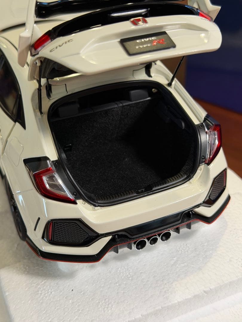 CIVIC TYPE R ホワイト 1/18スケール