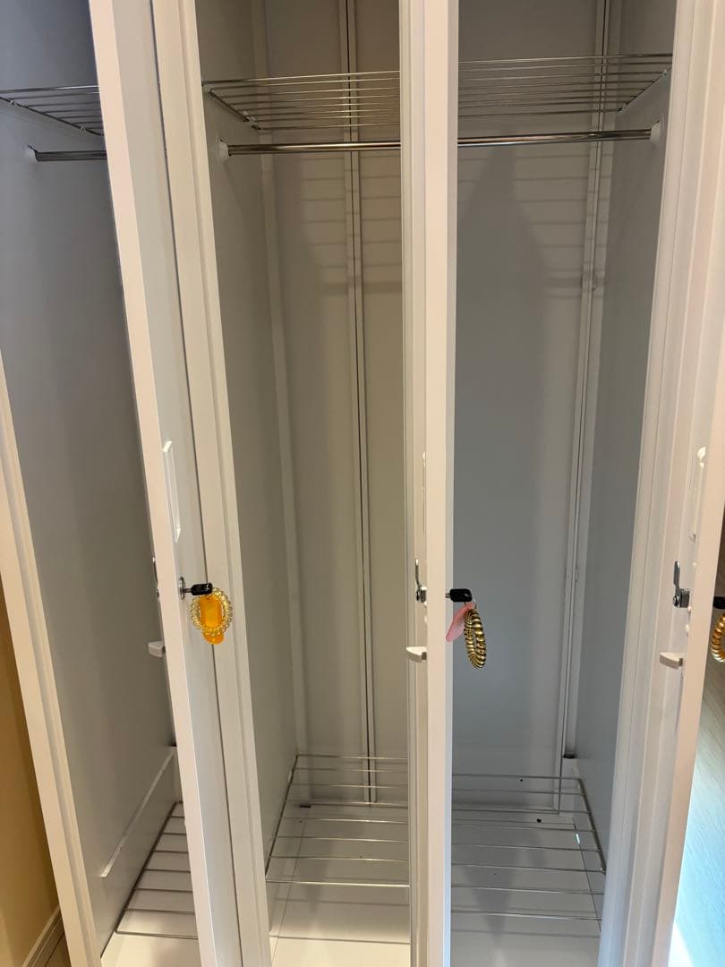 【送料込み】スチールロッカー3人用鍵付き3列