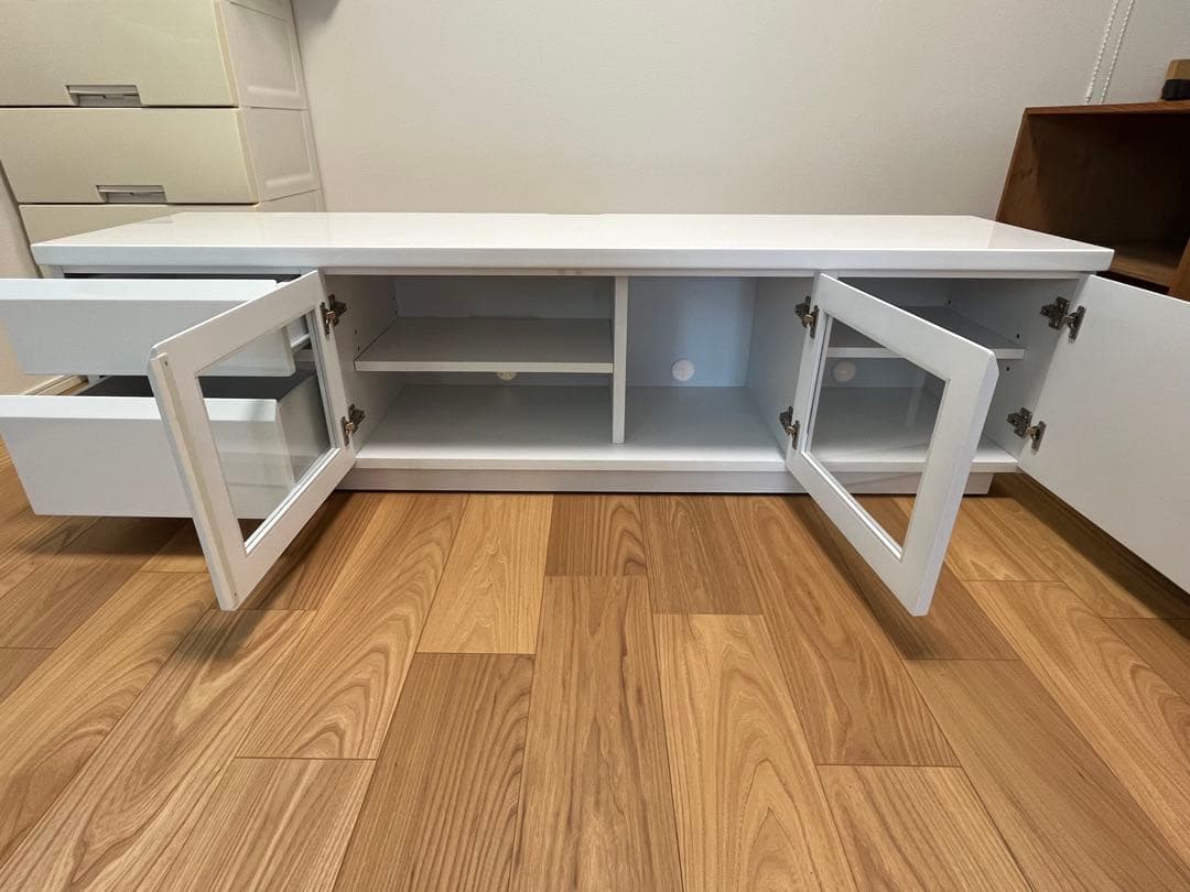 テレビ台・テレビボード(ホワイト) 引き出しとガラス扉付き