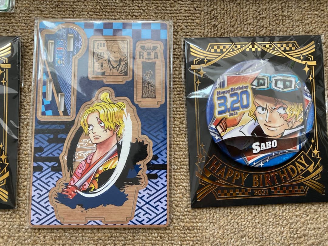 【匿名配送】ONEPIECE  ワンピース アクスタ  缶バッジまとめ売り！