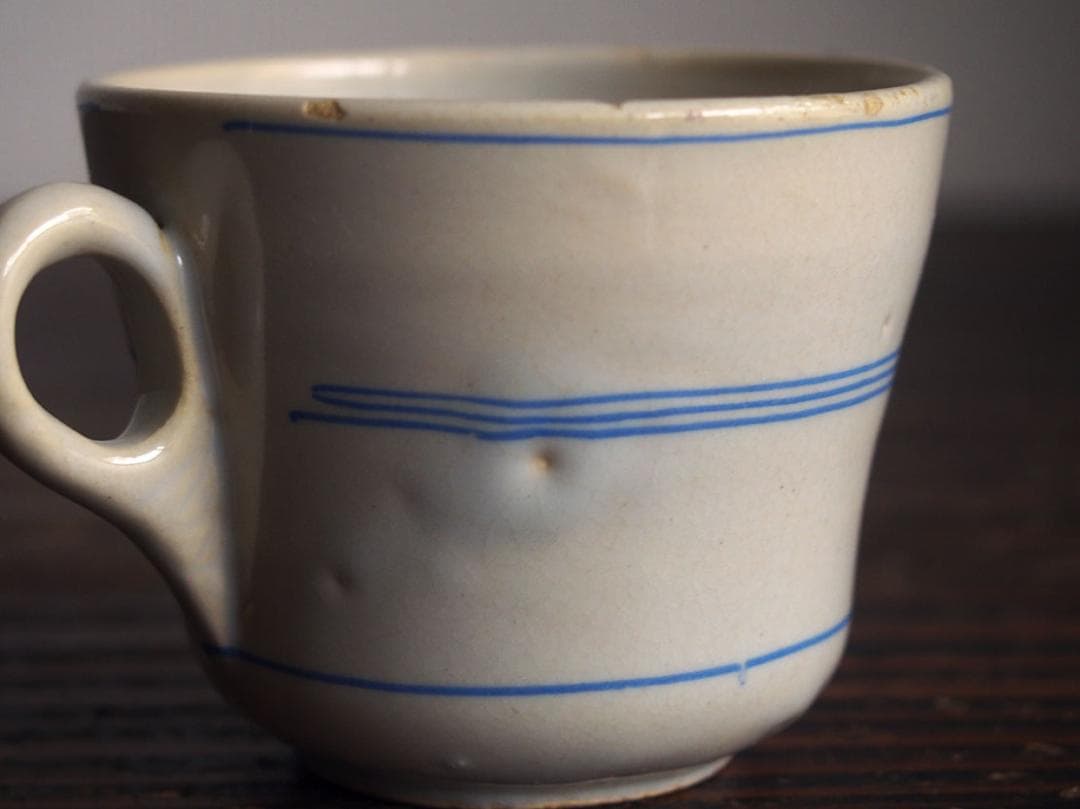 白に青いラインの素朴な小カップ マニセス 陶器 スペイン古陶/K213