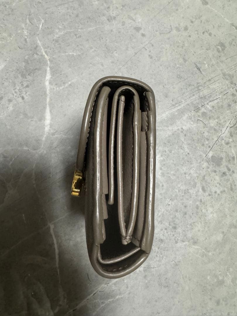 m*n様 CELINE (セリーヌ) トリオンフ コンパクトウォレット グレージ