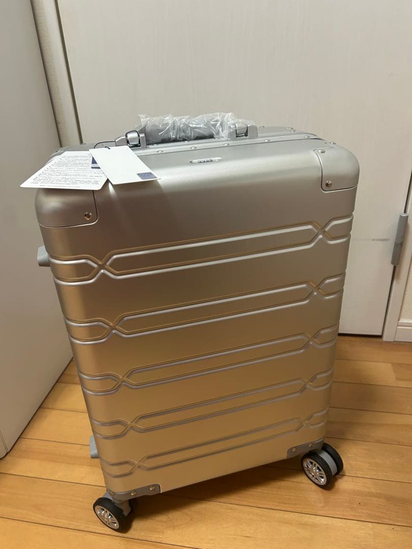 ムータマリン スーツケース アルミニウム60L トラベルポーチ8点セット付き