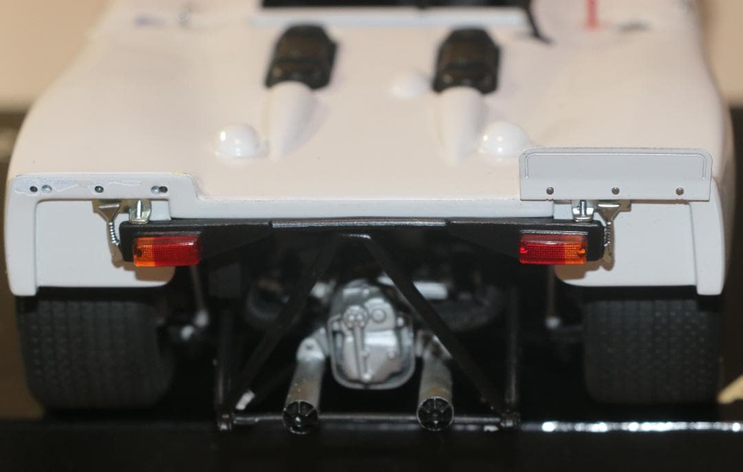 オートアート製　ポルシェ９０８／２　スティーブ•マックィーン仕様 　１／１8』