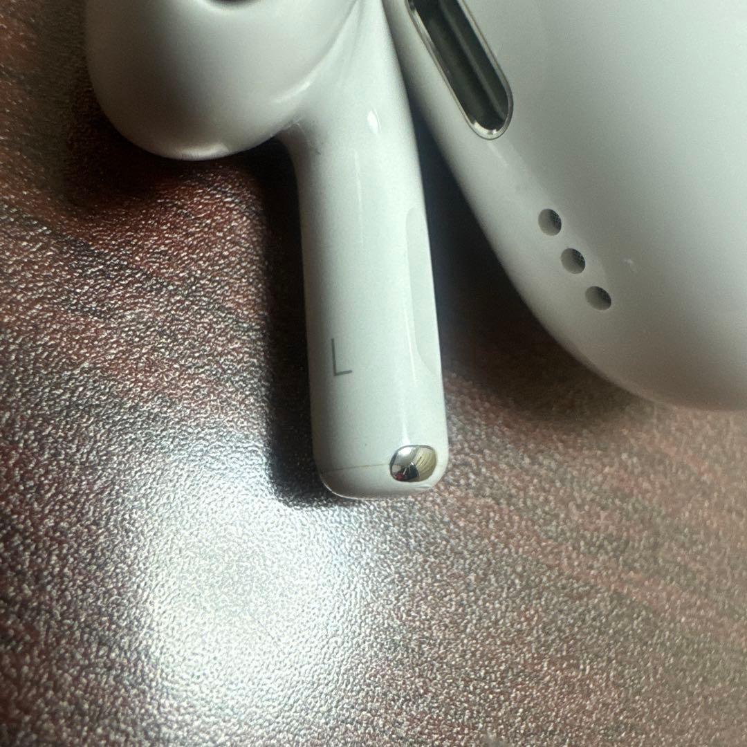 AirPods4 充電ケース　左耳　anc搭載
