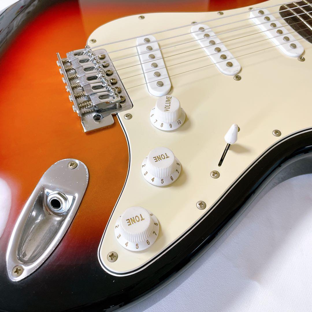 bacchus universe series　サンバースト　ストラトタイプ