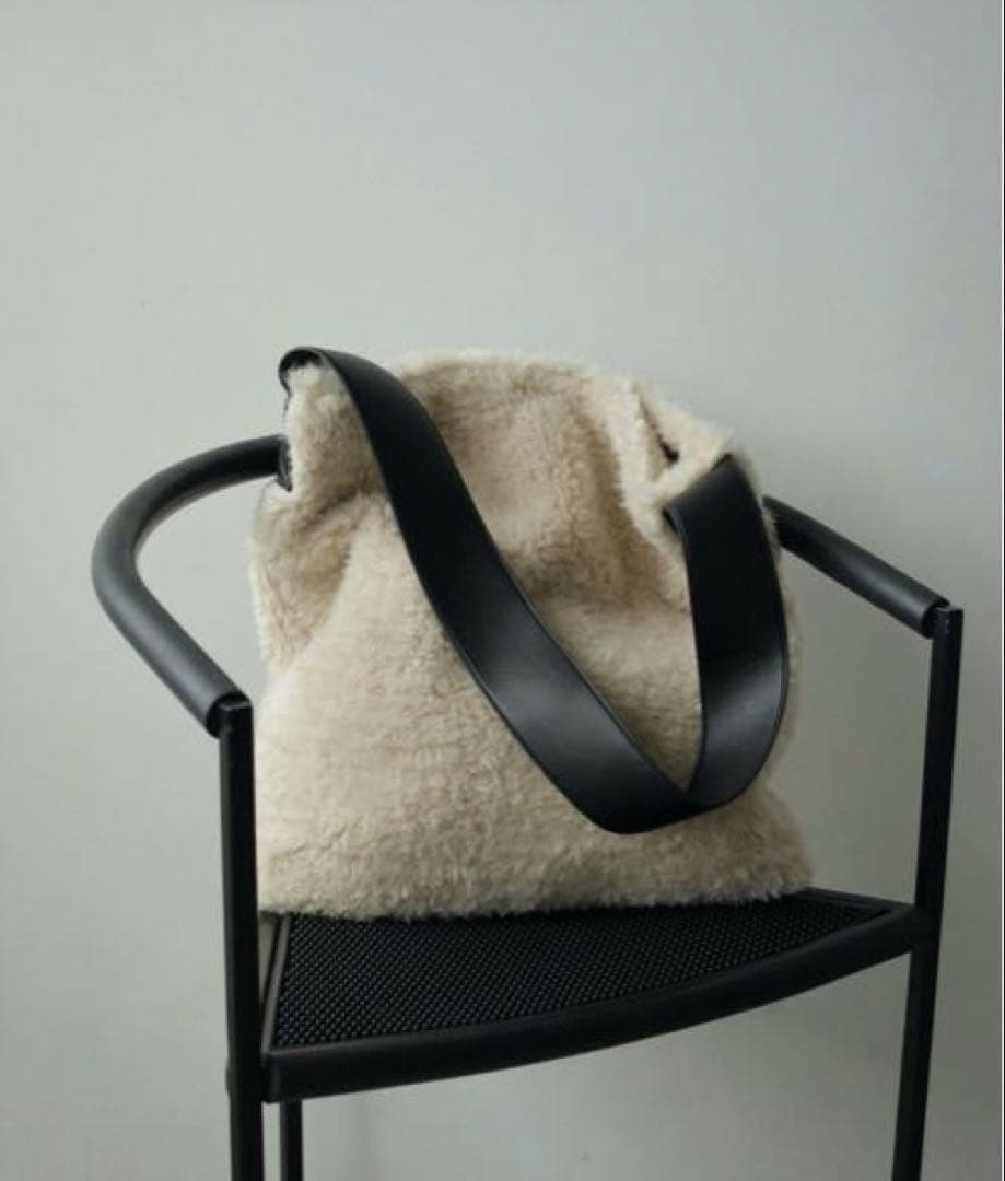 アンヌーク　Boa Tote Bag