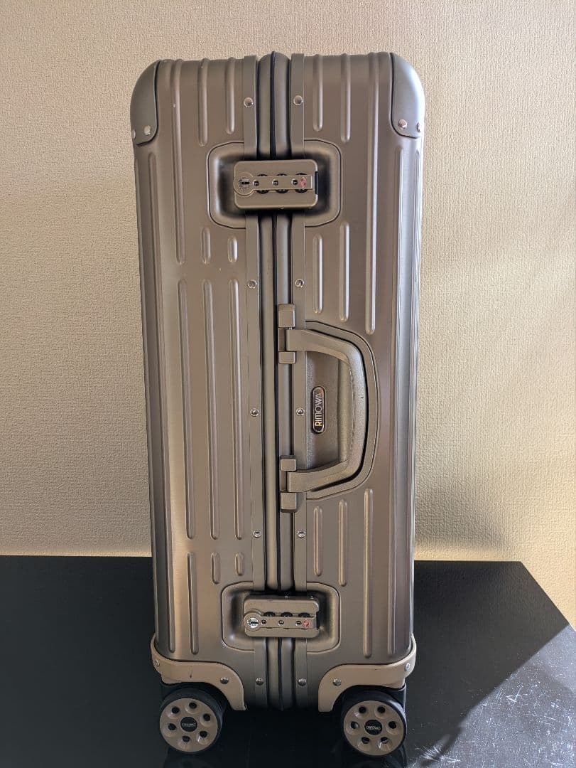 リモワRIMOWAトパーズチタニウム　キャリーケース　スーツケース　67L廃番