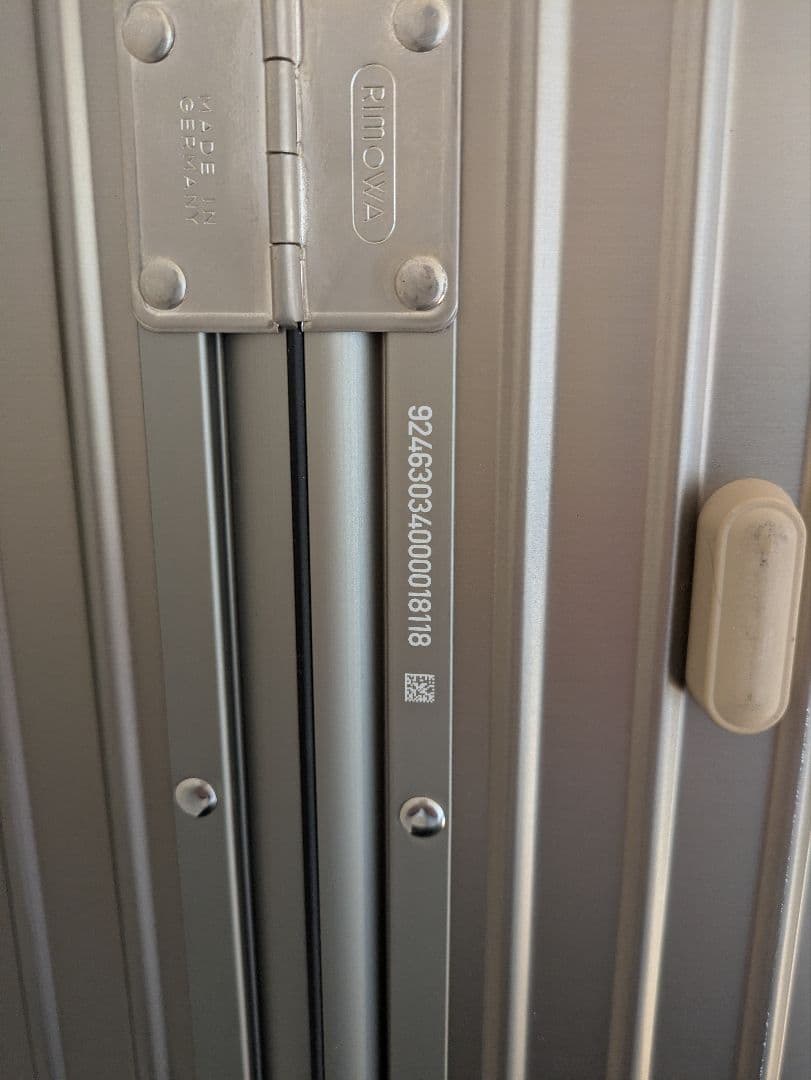 リモワRIMOWAトパーズチタニウム　キャリーケース　スーツケース　67L廃番