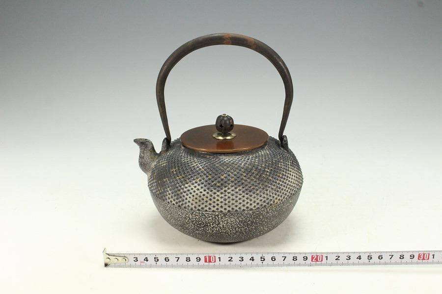 龍文堂 霰肌 金銀象嵌 鉄瓶 未使用(K-XA911)