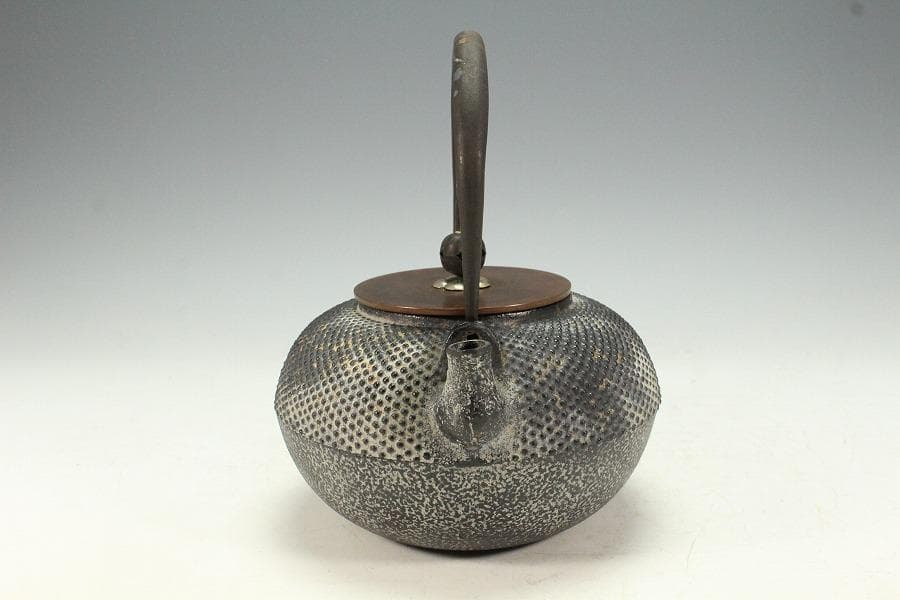 龍文堂 霰肌 金銀象嵌 鉄瓶 未使用(K-XA911)