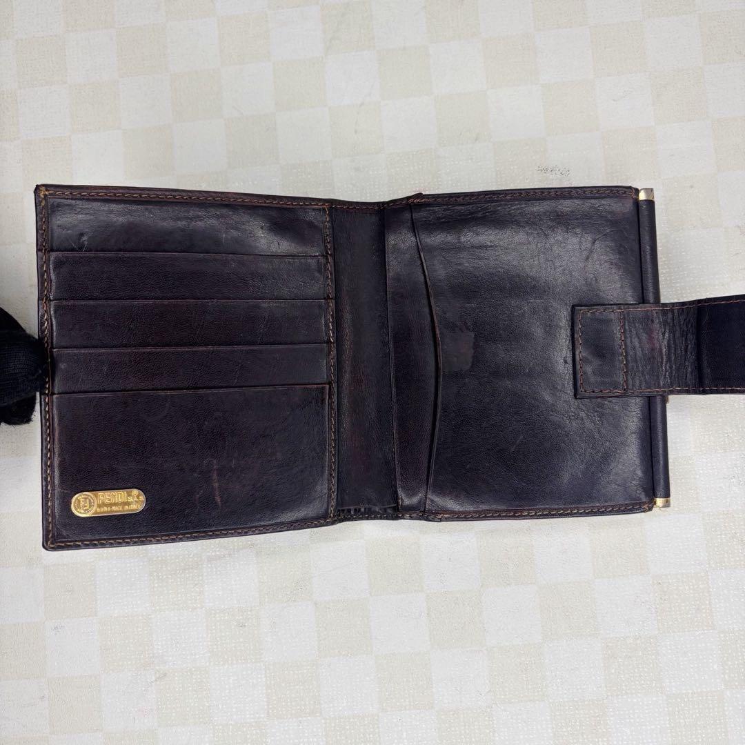 美品　FENDI フェンディ　財布　二つ折り　がま口　M83