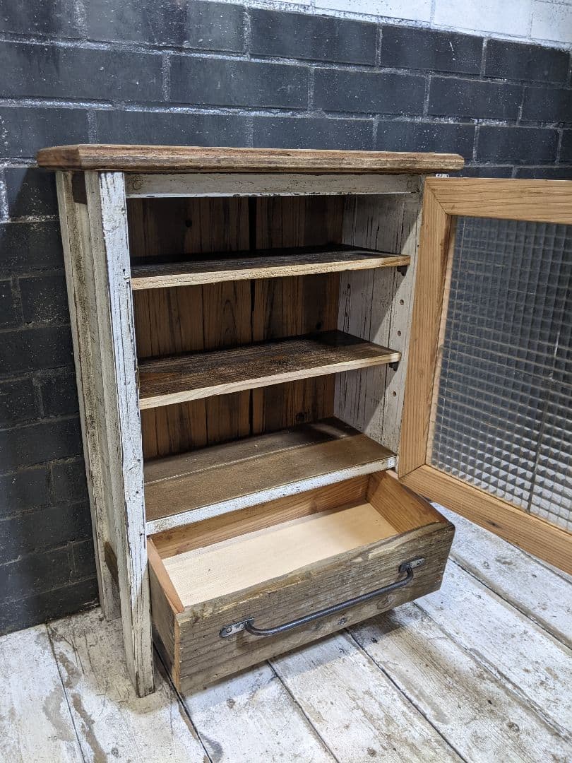 古材飾り棚　チェッカーガラス扉　白