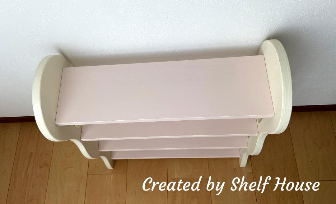 可愛い曲線デザインの木製棚 F