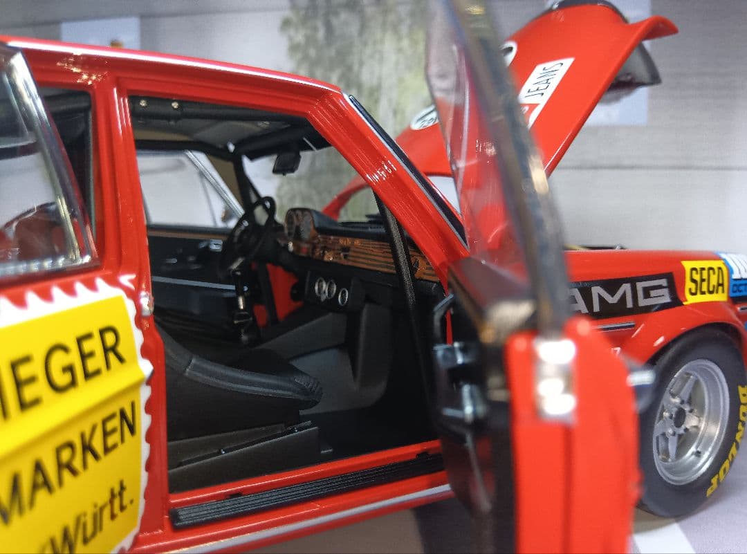ミニチャンプス製 1/18 Mercedes-Benz AMG 35