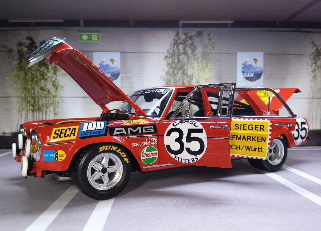 ミニチャンプス製 1/18 Mercedes-Benz AMG 35