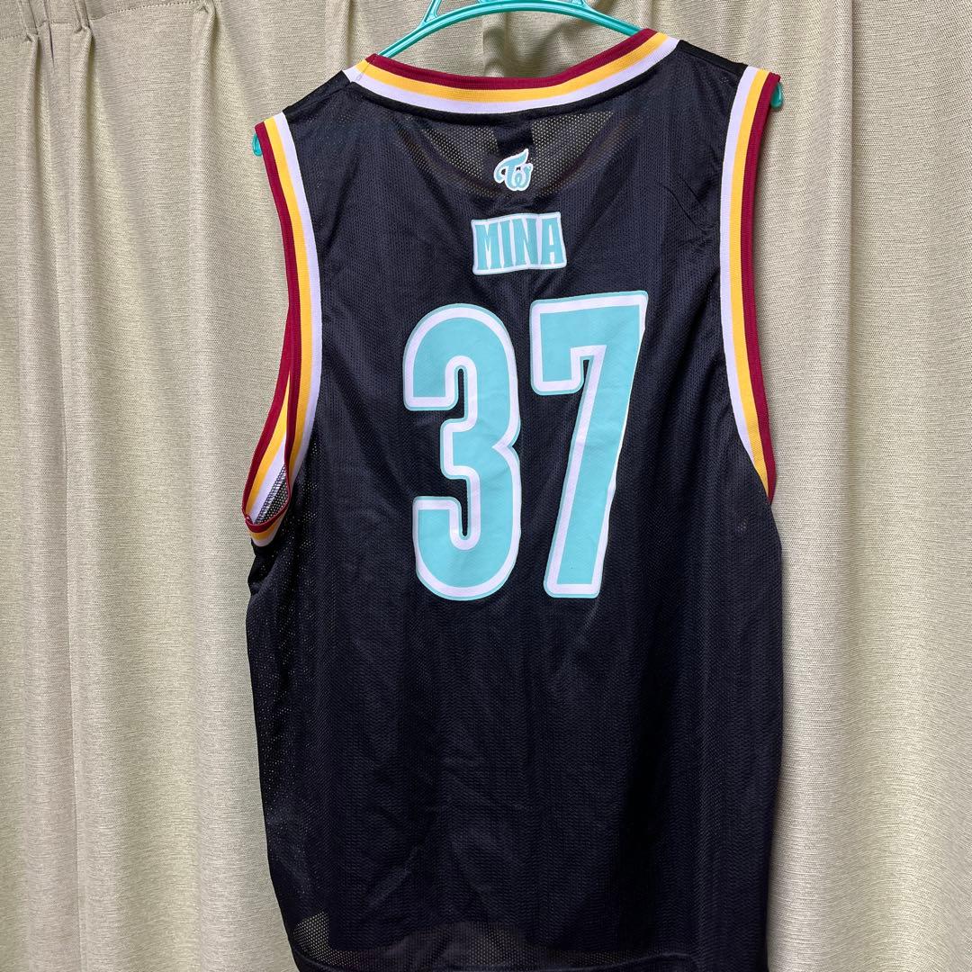 美品TWICE MINA 37 タンクトップ