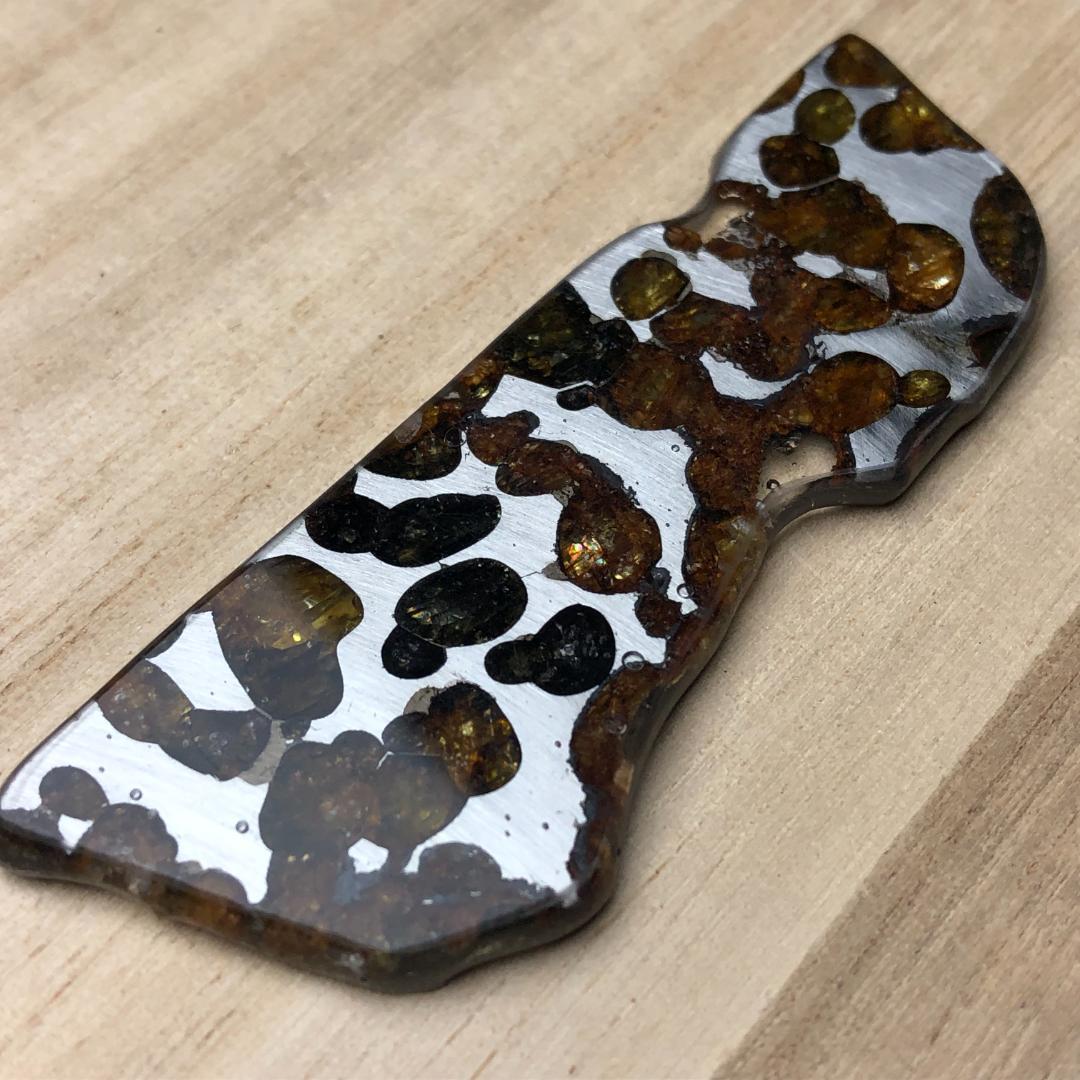 パラサイト隕石 隕石　石鉄隕石　セリコ隕石 美品　重さ約14ｇ　共箱