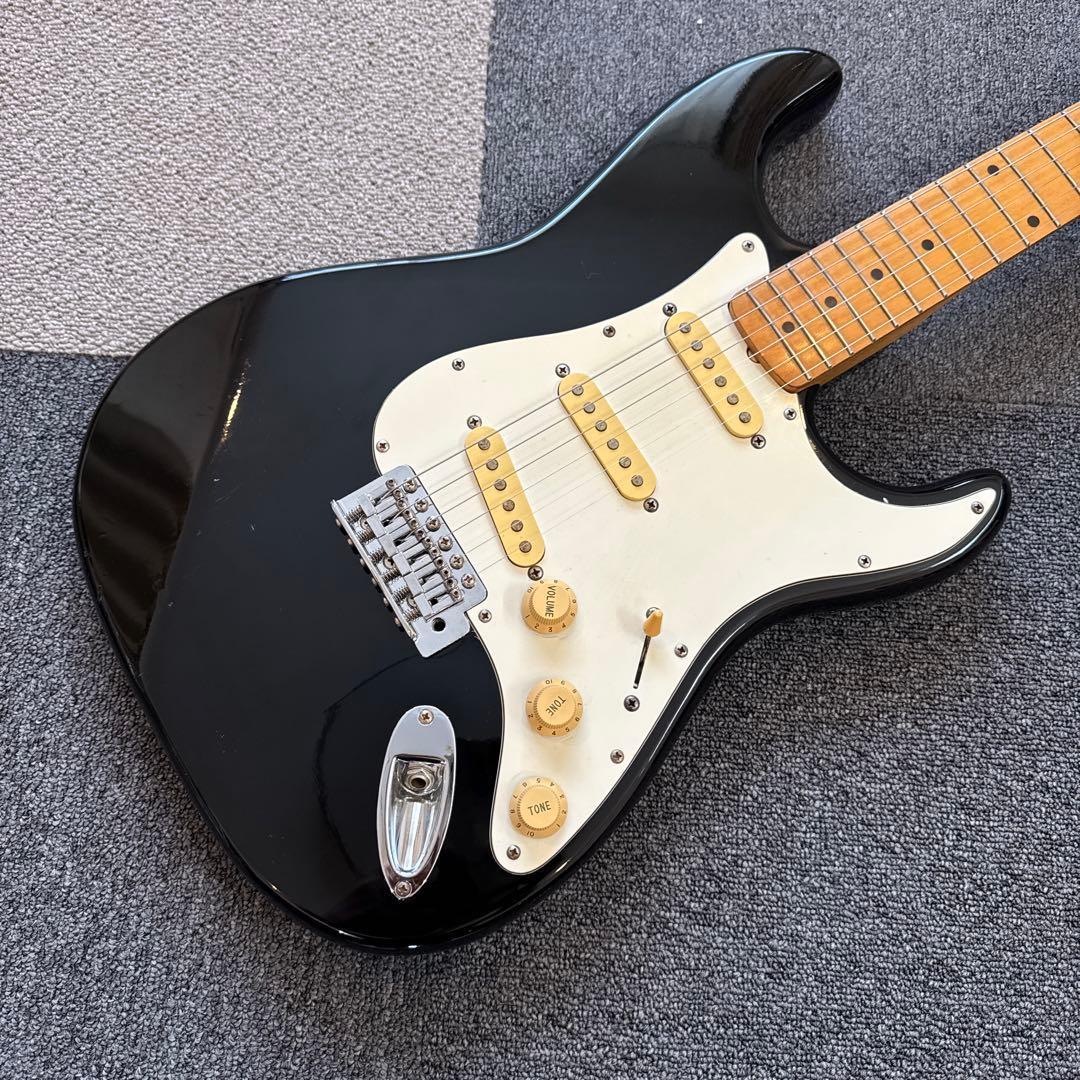 Squier Stratocaster ブラック