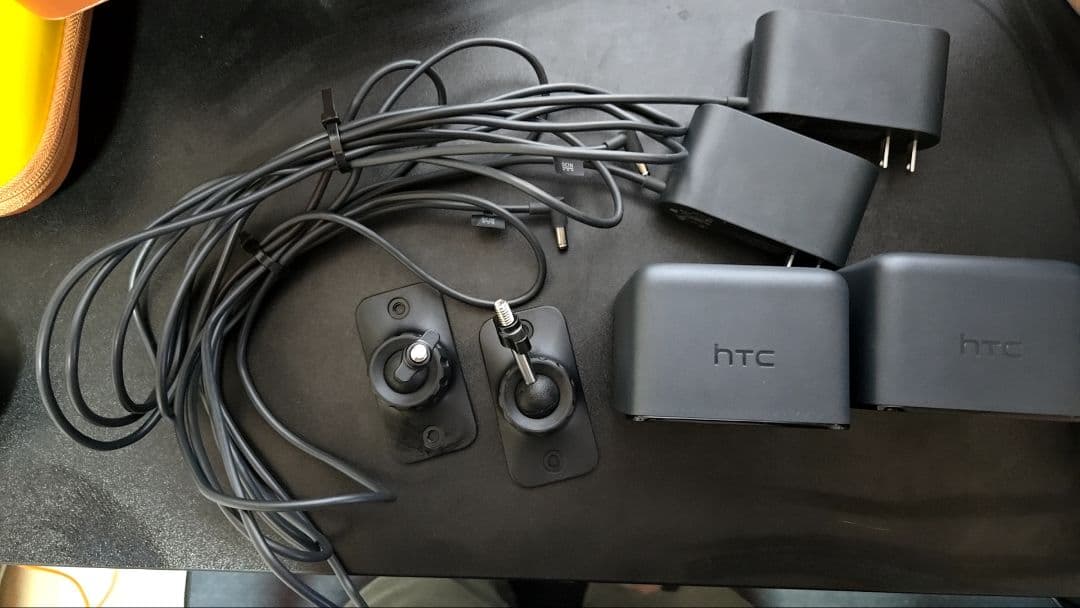 HTC Vive ベースステーション1.0 2個セット 中古