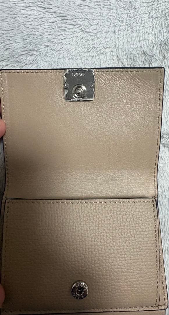 【最終値下げ】LOEWE 三つ折財布 レディース