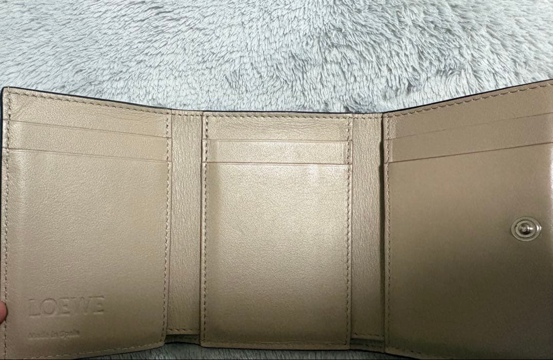 【最終値下げ】LOEWE 三つ折財布 レディース
