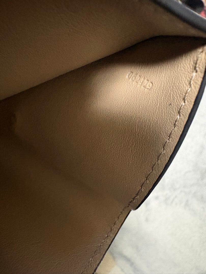 【最終値下げ】LOEWE 三つ折財布 レディース