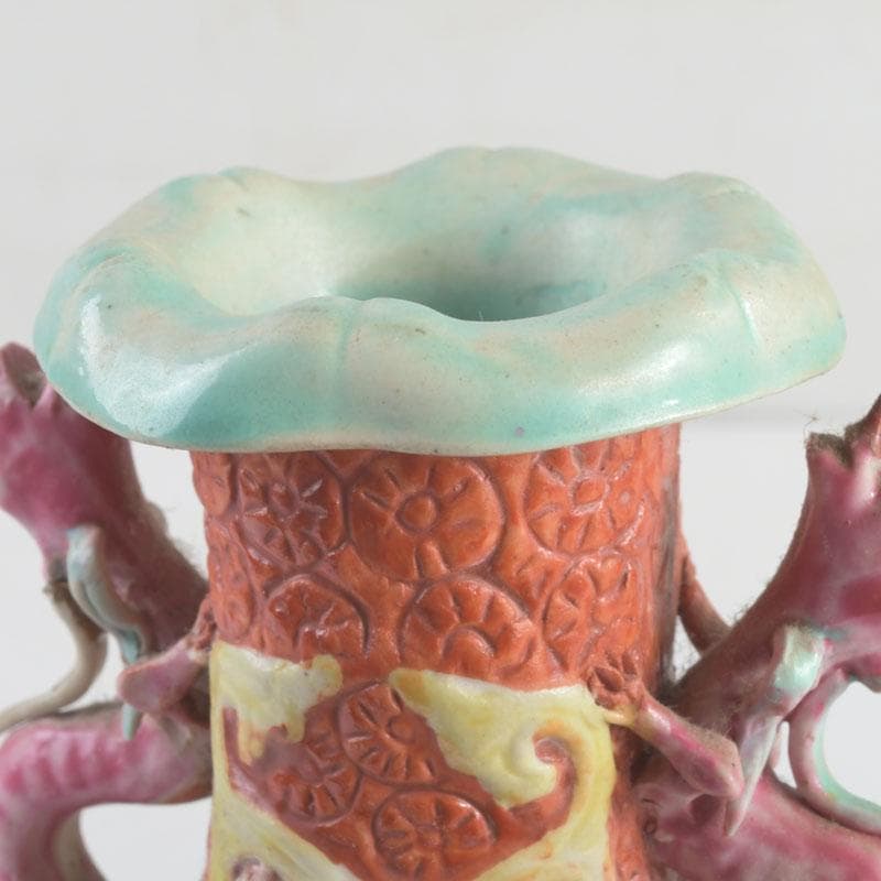 中国　大清乾隆年製款　粉彩　雲龍鳳凰文瓶　V　9566