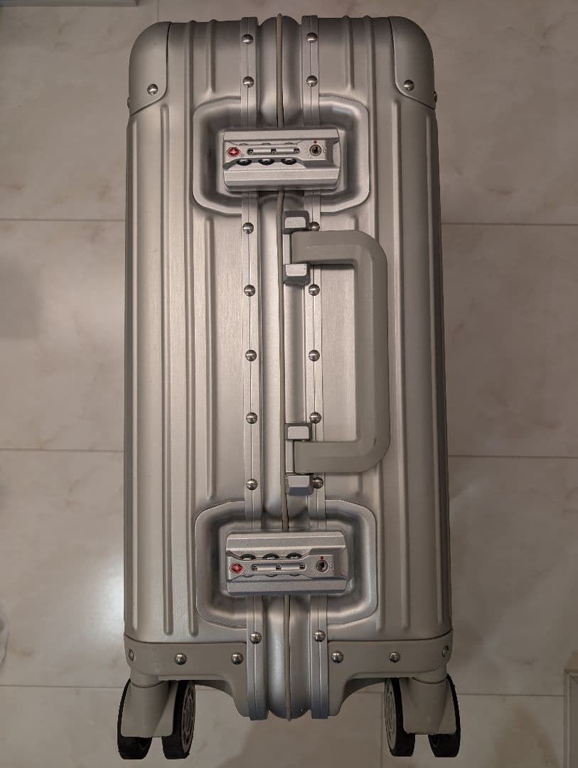 メルセデスベンツ キャリーケース アルミ 機内持ち込み 旅行 シルバー