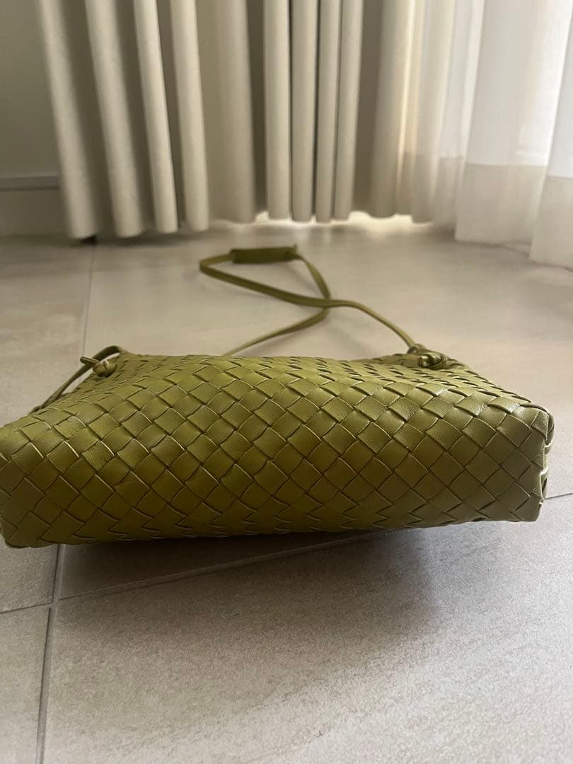 【美品】BOTTEGA VENETA ループ カメラバッグ ライムグリーン