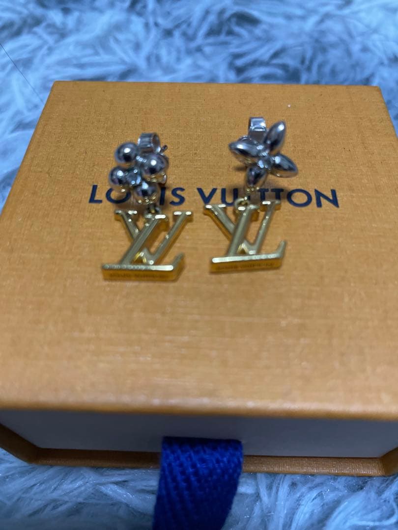 LOUIS VUITTON ピアス・パンダント IV アイコニック フラワー