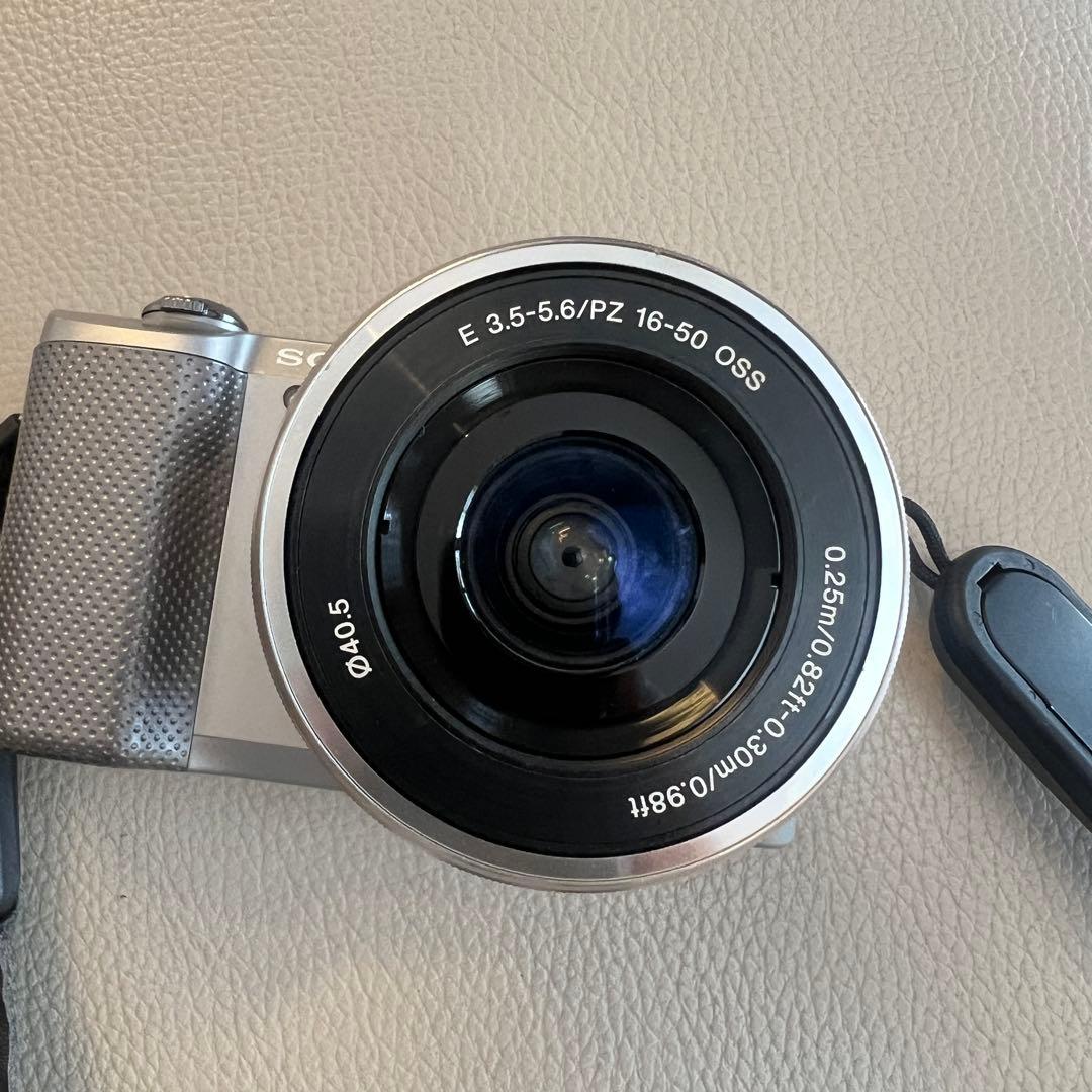 SONY｜ ソニー α5000 ダブルズームキット 一眼レフカメラ オマケ付き