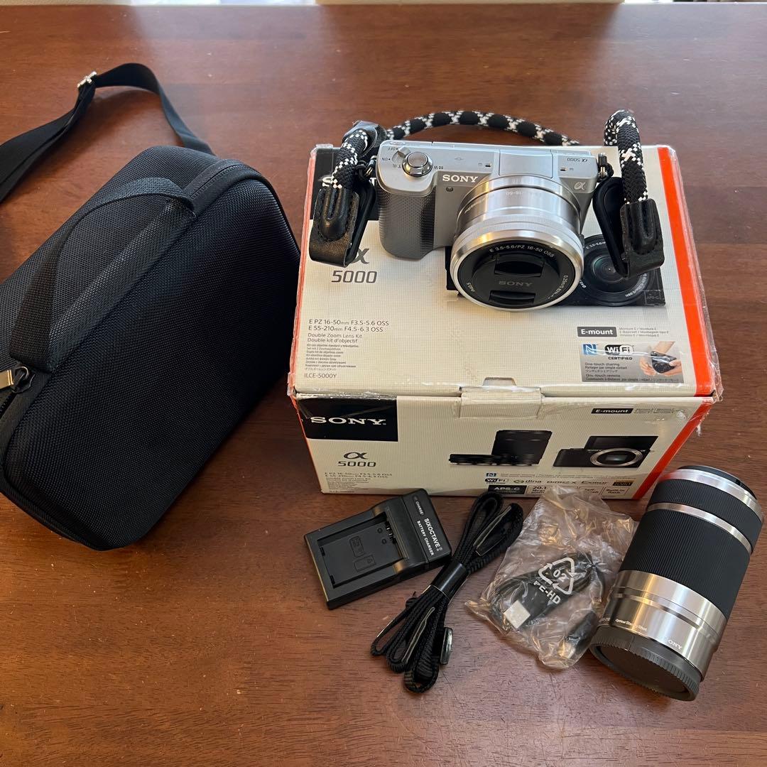 SONY｜ ソニー α5000 ダブルズームキット 一眼レフカメラ オマケ付き
