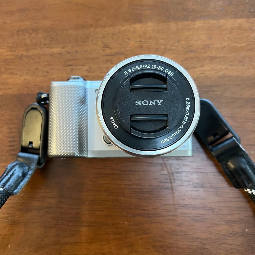 SONY｜ ソニー α5000 ダブルズームキット 一眼レフカメラ オマケ付き