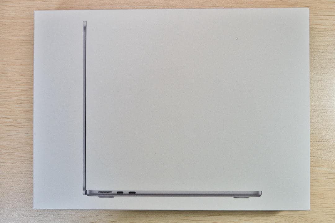 【極美品】M2 MacBook Air 24GB 1TB