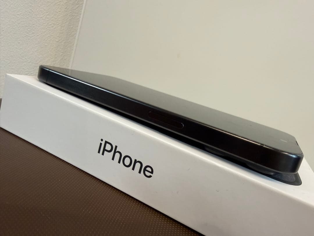 iPhone15pro 512GB ブラックチタニウム