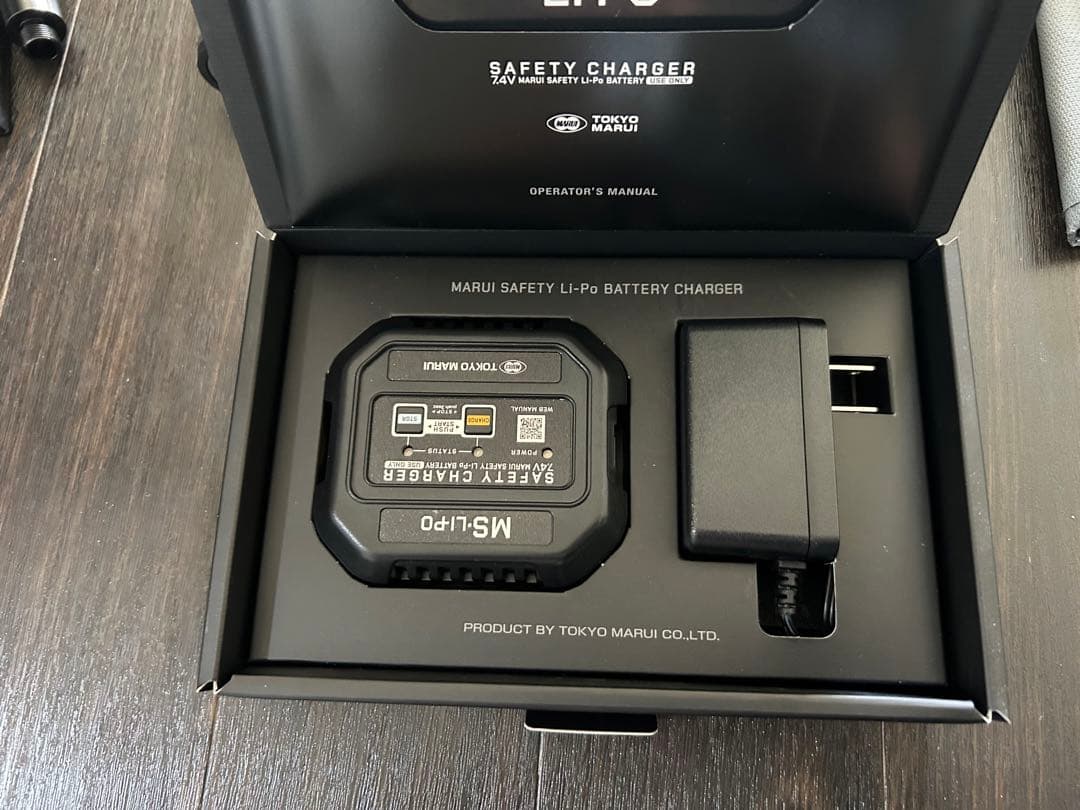 東京マルイP-90+ 電動ガン リポバッテリ、チェッカ、トレーサー、充電器付き