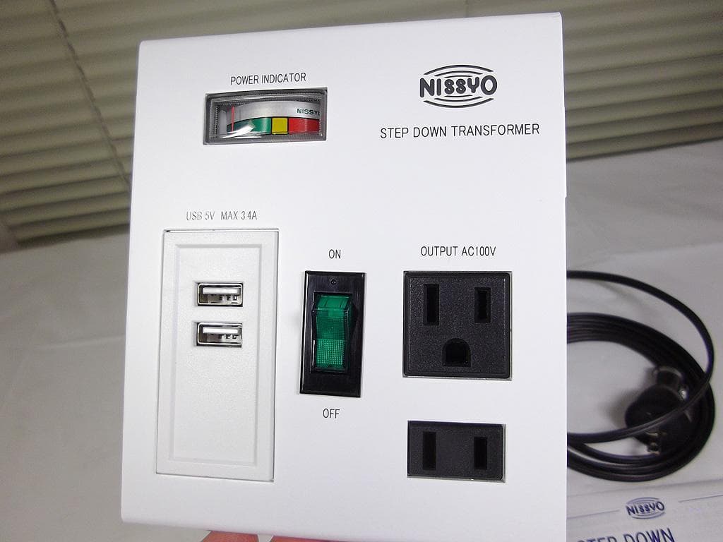 日章工業 ダウントランス 800W SPXシリーズ USB付 SPX-800U