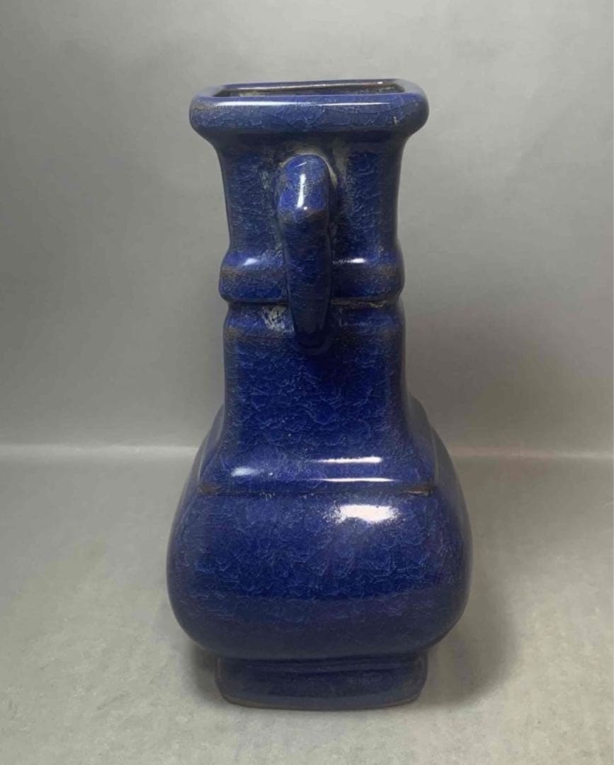 中国 青釉耳付四方形下膨瓶　u6210403