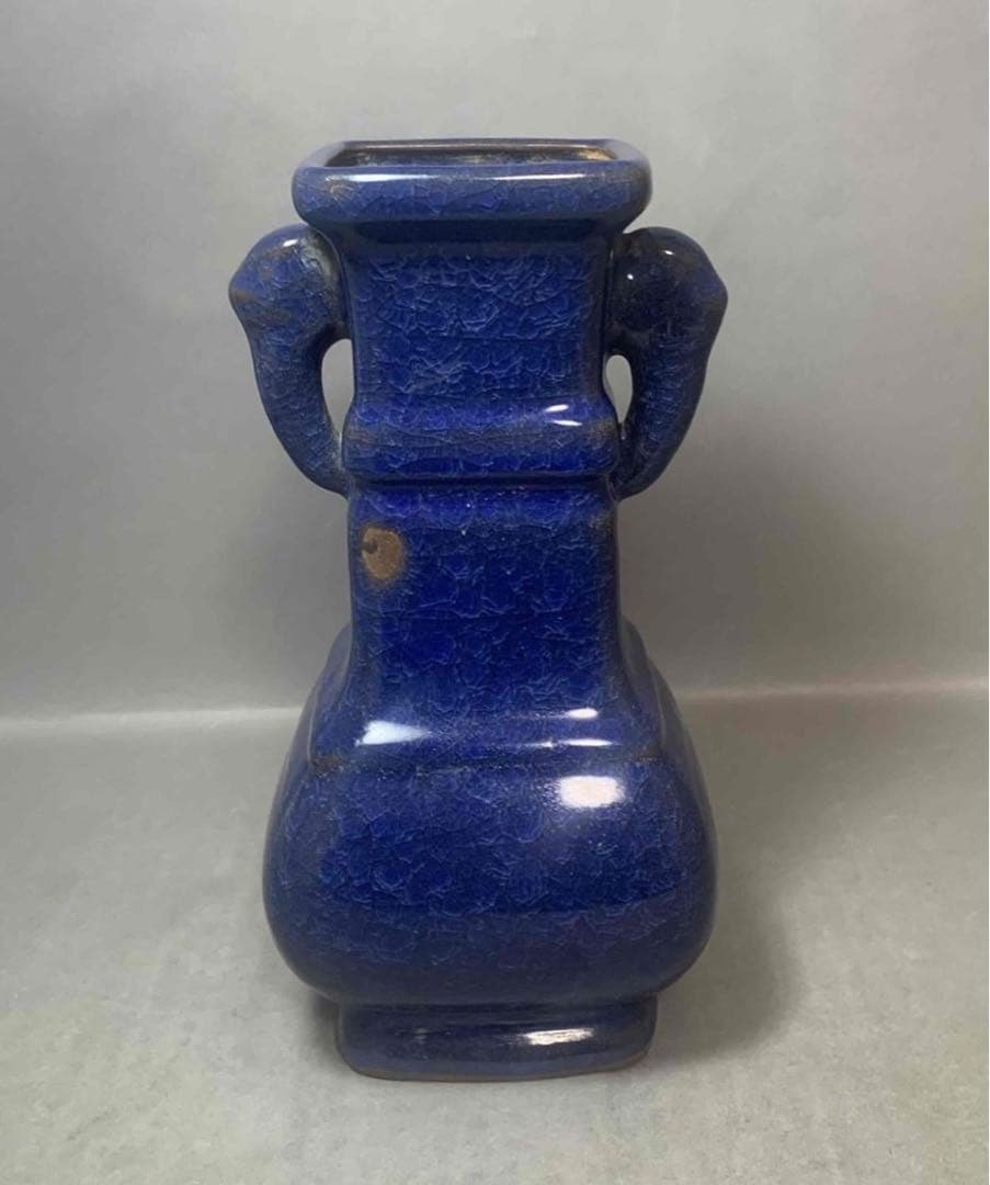 中国 青釉耳付四方形下膨瓶　u6210403