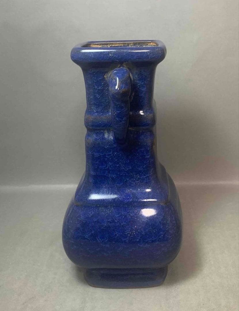 中国 青釉耳付四方形下膨瓶　u6210403