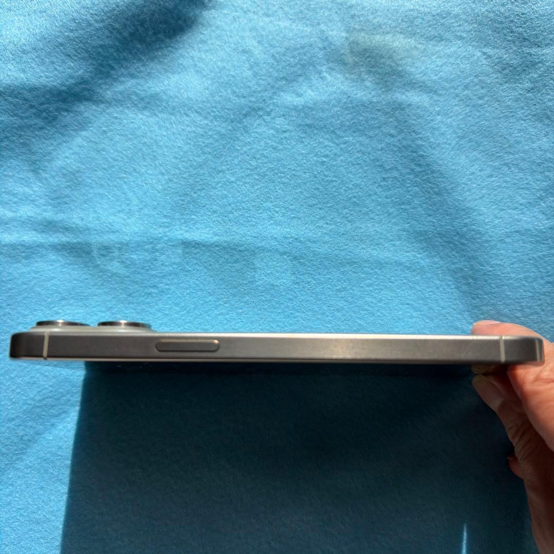 Apple iPhone 15 Pro MaX 256GB本体