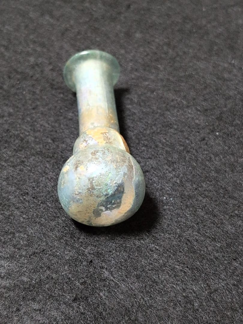 ローマングラス 青緑色 ガラス製品 独特な形状