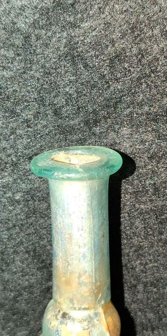 ローマングラス 青緑色 ガラス製品 独特な形状