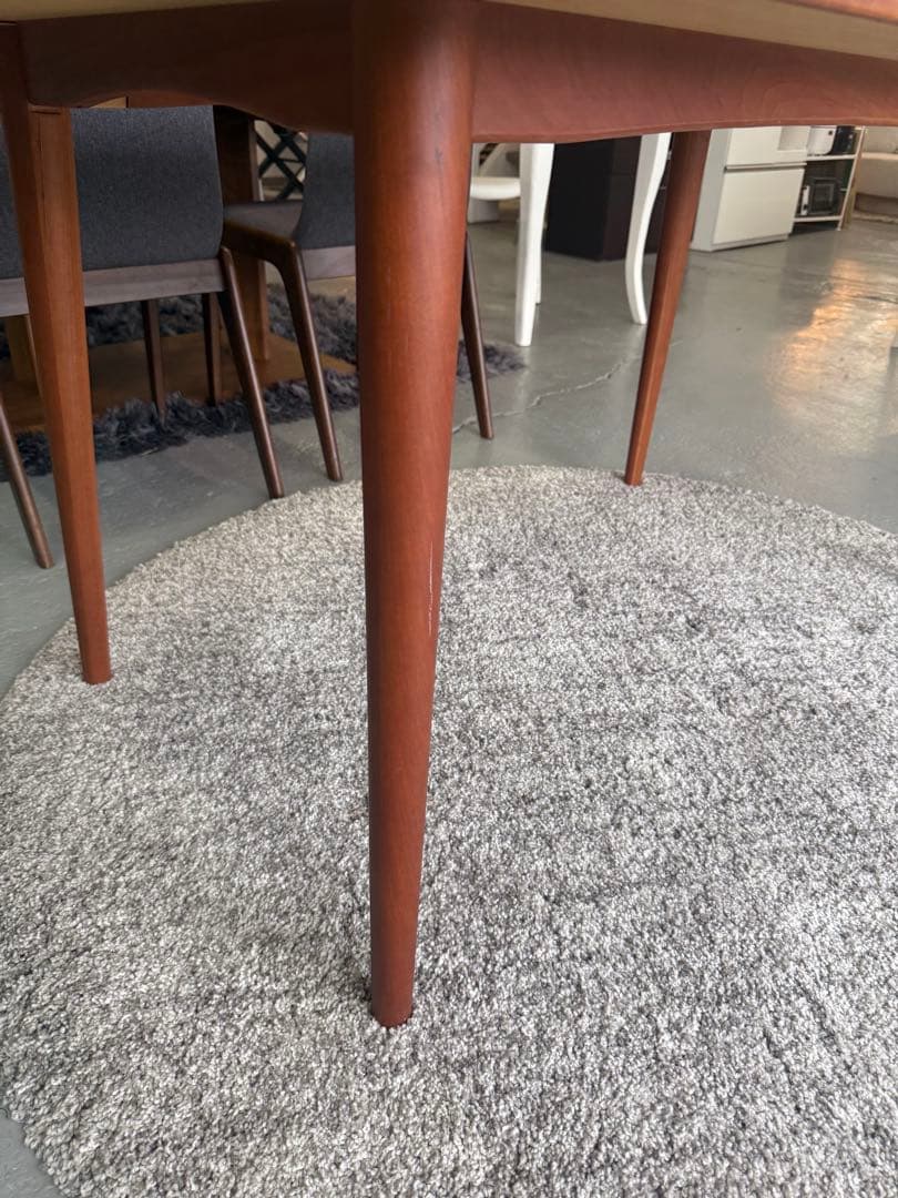 ACTUS Blooming ダイニングテーブル　チェリー