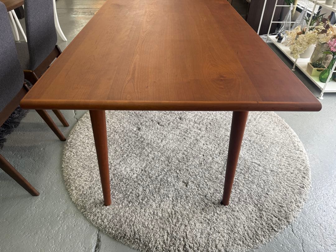 ACTUS Blooming ダイニングテーブル　チェリー