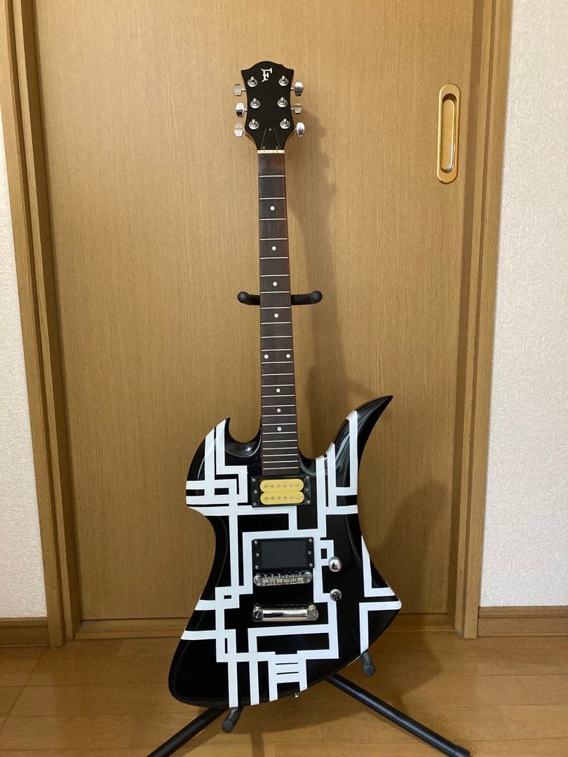 【良・美品】hide/布袋Gラインペイント/モッキンバード。幾何学模様