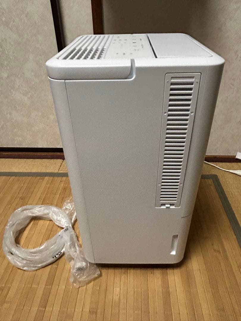 【2025年製】アイリスオーヤマ コンパクトクーラーICA-0302G-W